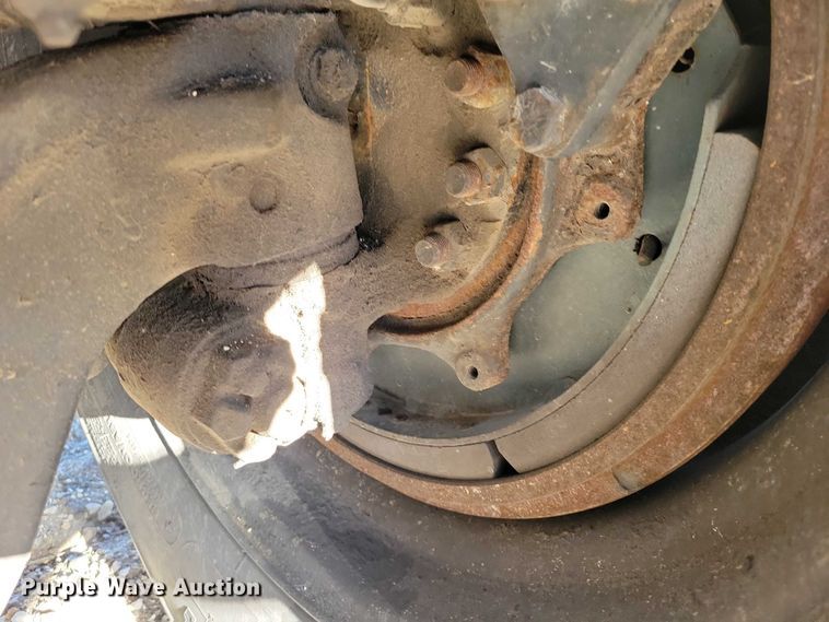 image for item NK9919 2016 International 8600 semi truck