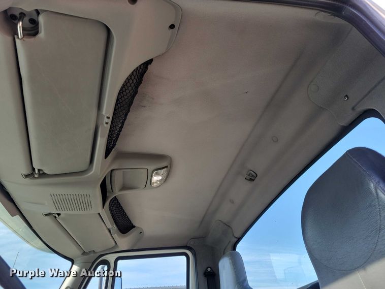 image for item NK9919 2016 International 8600 semi truck