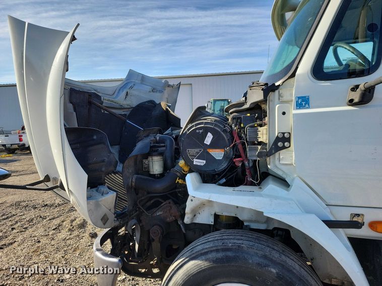 image for item NK9919 2016 International 8600 semi truck