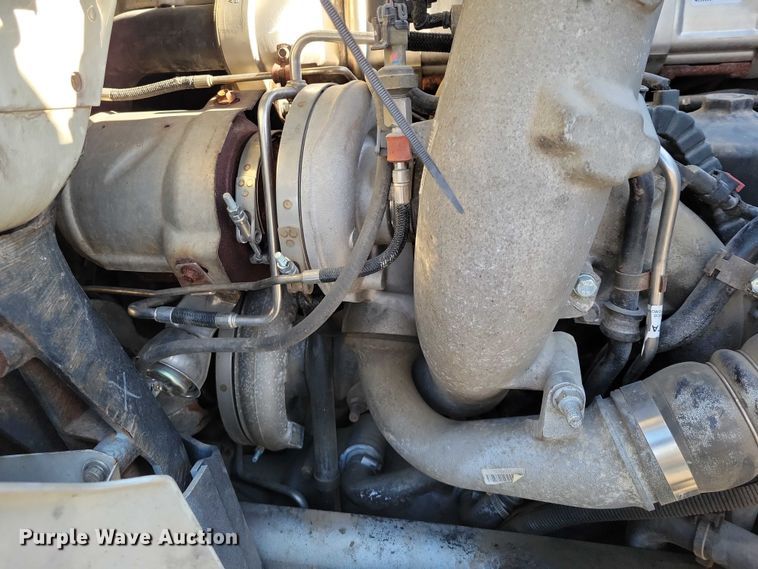 image for item NK9919 2016 International 8600 semi truck