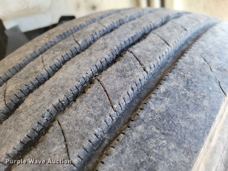 image for item NK9919 2016 International 8600 semi truck