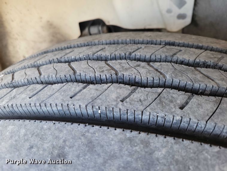 image for item NK9919 2016 International 8600 semi truck