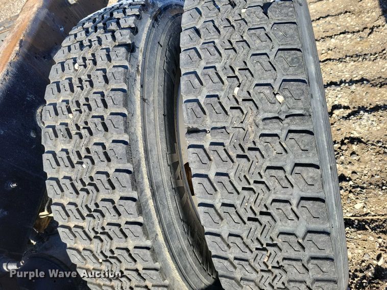 image for item NK9919 2016 International 8600 semi truck