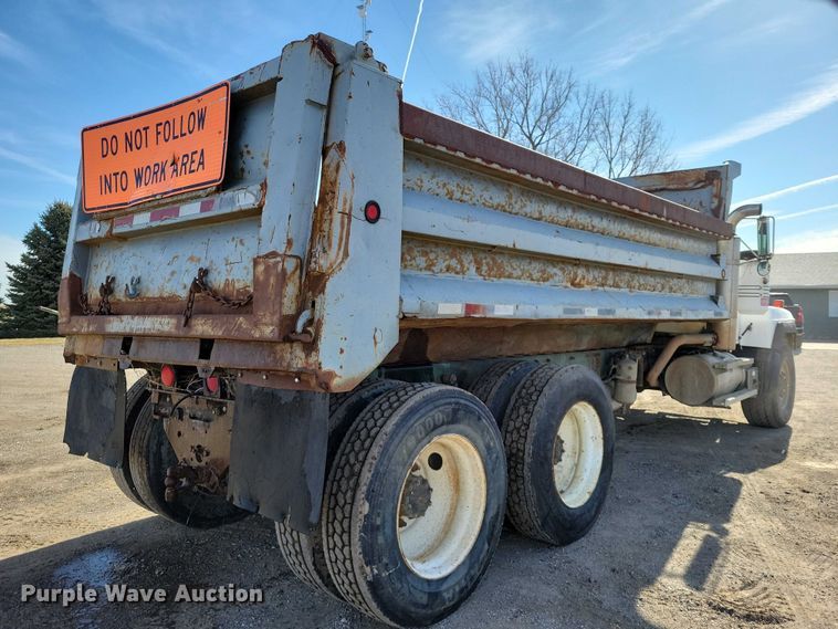 image for item NK9920 1994 Mack RD688S dump truck
