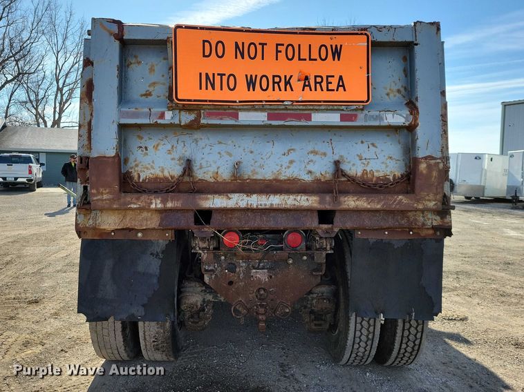 image for item NK9920 1994 Mack RD688S dump truck