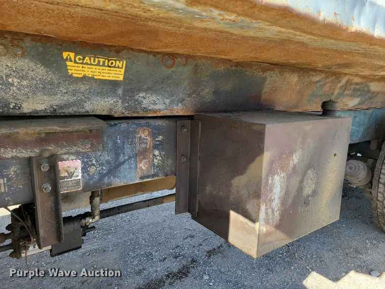 image for item NK9920 1994 Mack RD688S dump truck