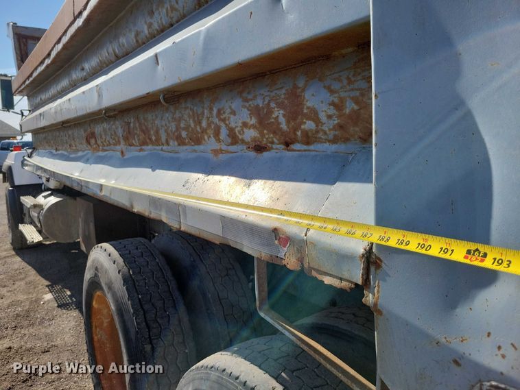 image for item NK9920 1994 Mack RD688S dump truck