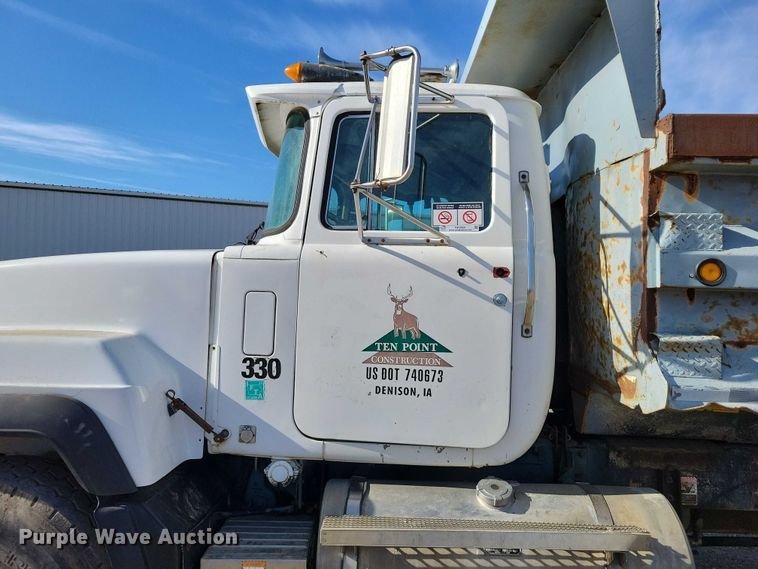 image for item NK9920 1994 Mack RD688S dump truck