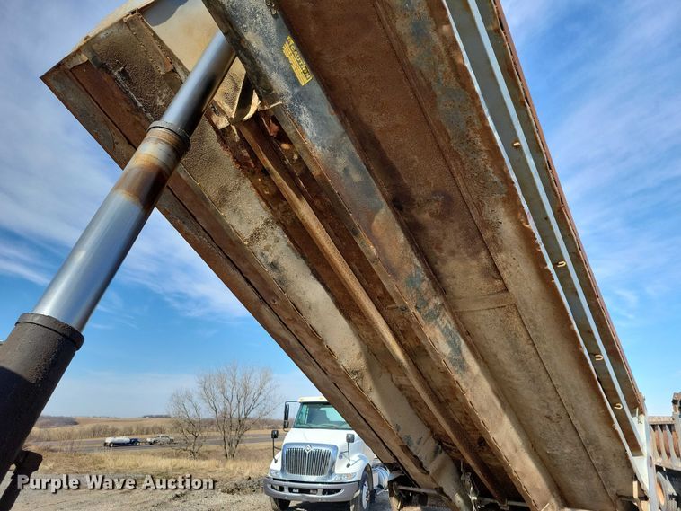 image for item NK9920 1994 Mack RD688S dump truck