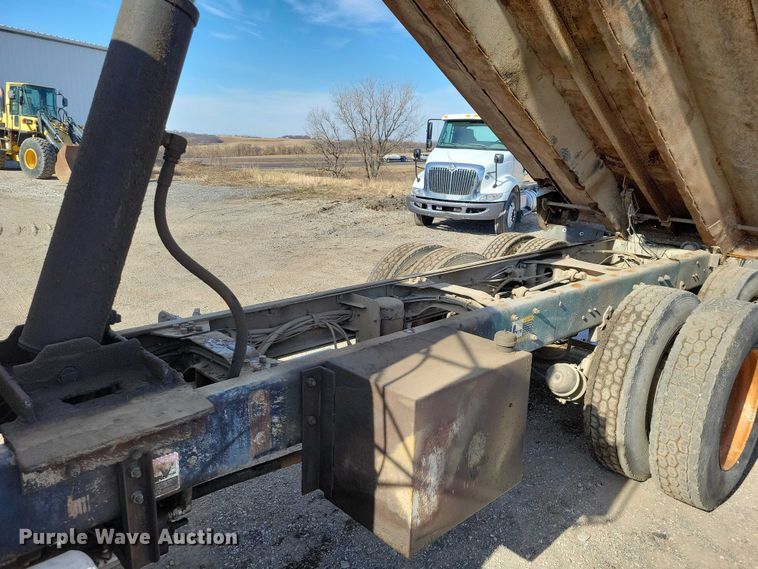 image for item NK9920 1994 Mack RD688S dump truck