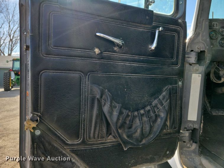 image for item NK9920 1994 Mack RD688S dump truck