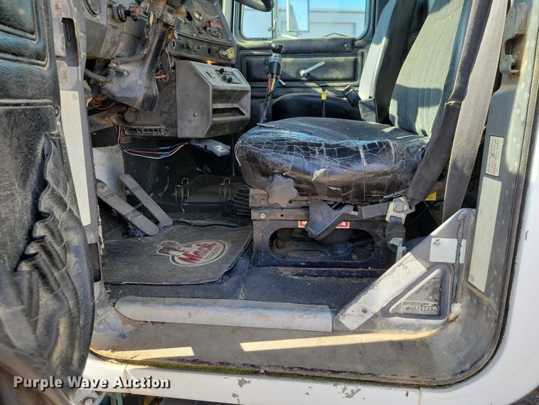 image for item NK9920 1994 Mack RD688S dump truck