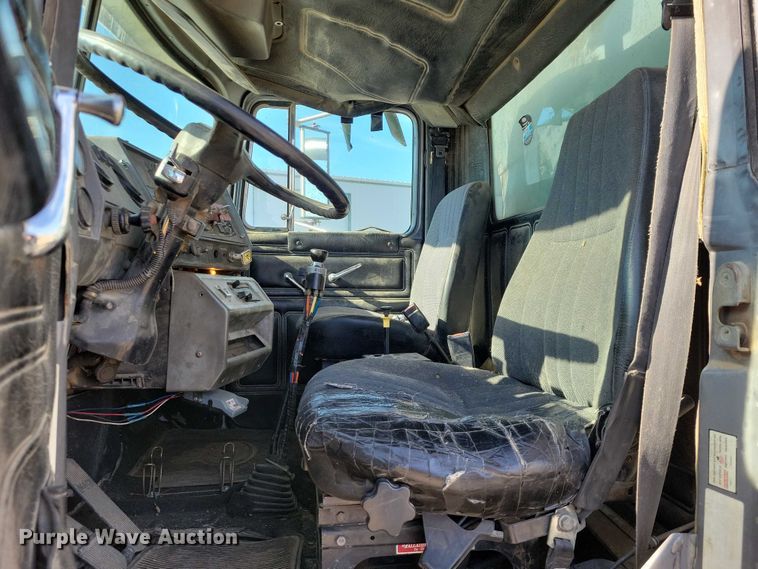 image for item NK9920 1994 Mack RD688S dump truck