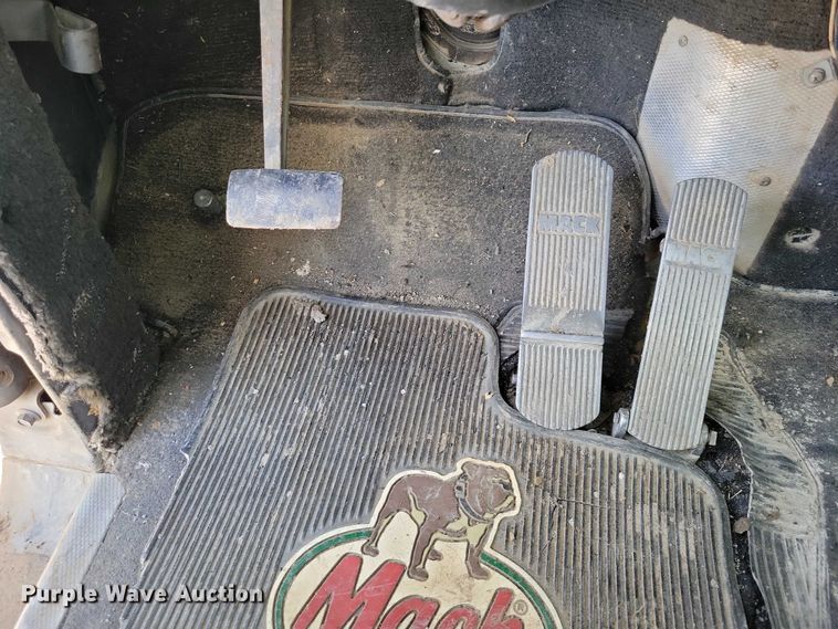 image for item NK9920 1994 Mack RD688S dump truck