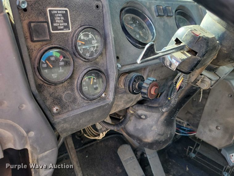 image for item NK9920 1994 Mack RD688S dump truck