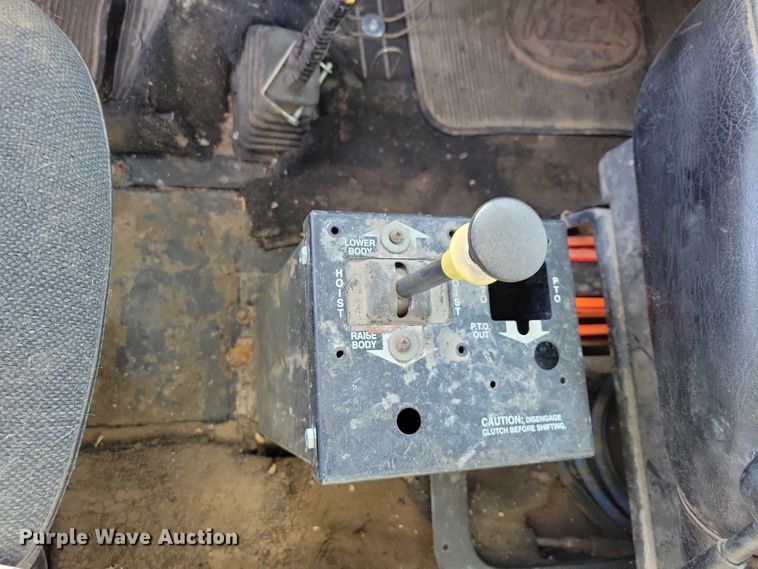 image for item NK9920 1994 Mack RD688S dump truck