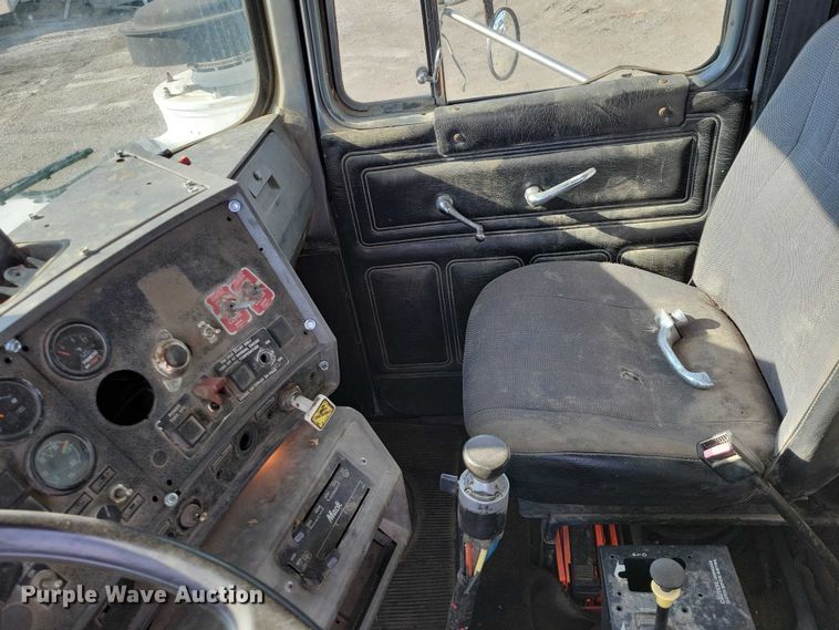 image for item NK9920 1994 Mack RD688S dump truck