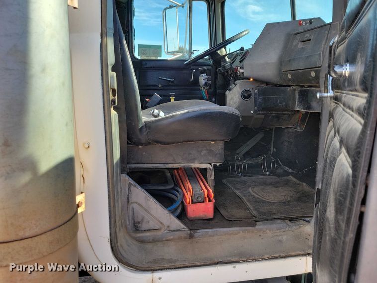 image for item NK9920 1994 Mack RD688S dump truck