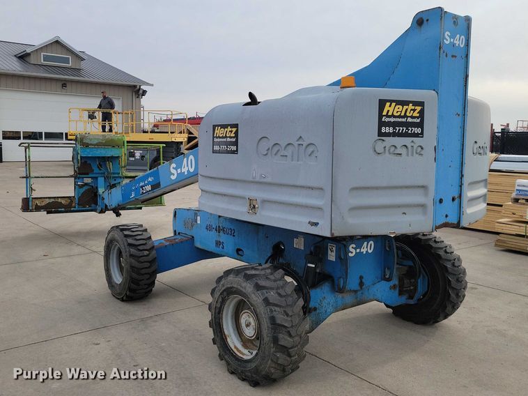 image for item NK9922 2006 Genie S-40 boom lift