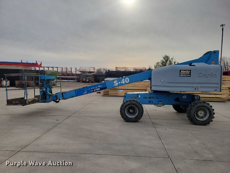 image for item NK9922 2006 Genie S-40 boom lift