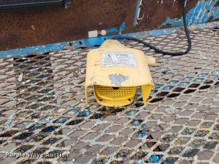 image for item NK9922 2006 Genie S-40 boom lift