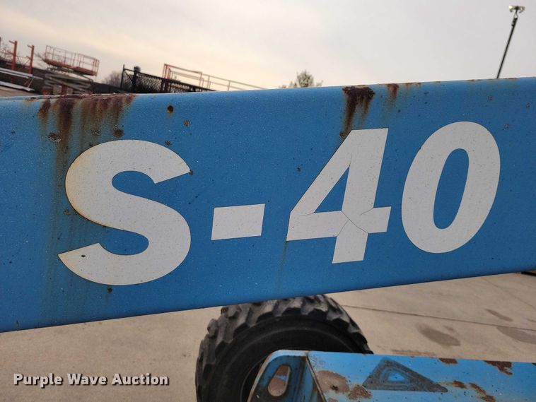 image for item NK9922 2006 Genie S-40 boom lift