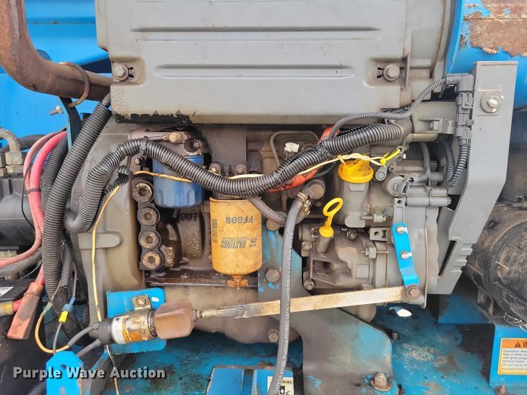 image for item NK9922 2006 Genie S-40 boom lift