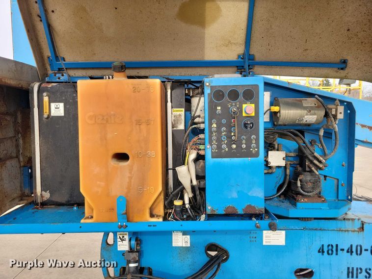 image for item NK9922 2006 Genie S-40 boom lift