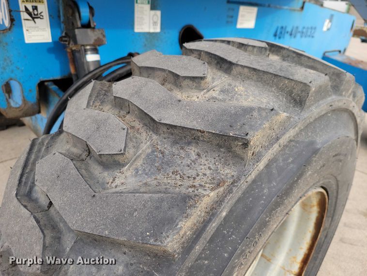 image for item NK9922 2006 Genie S-40 boom lift