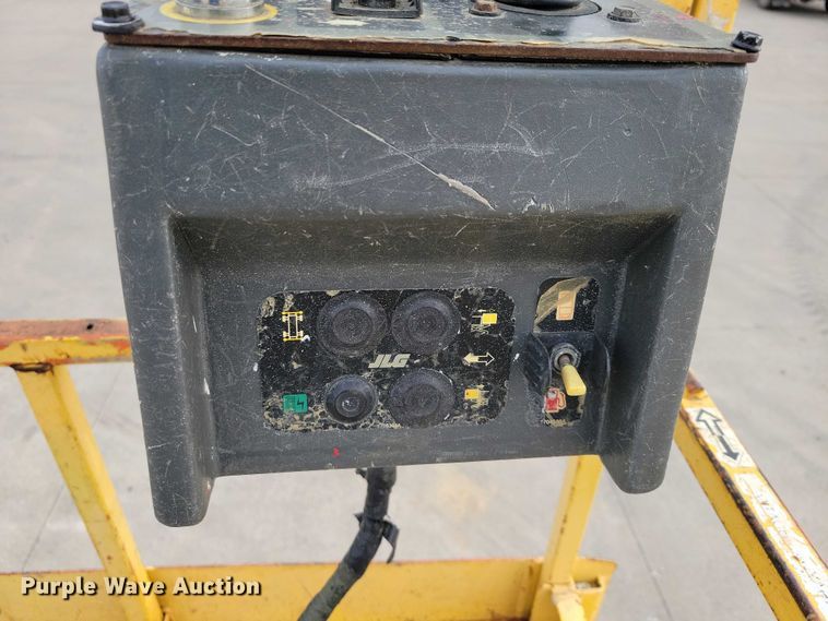 image for item NK9923 JLG 4393RT scissor lift