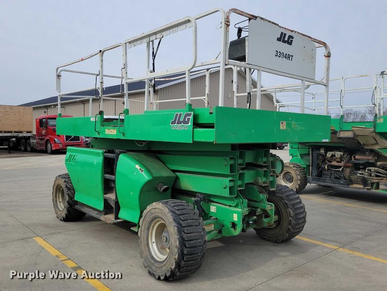 image for item NK9924 2009 JLG 3394RT scissor lift
