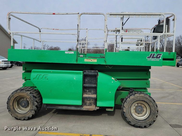 image for item NK9924 2009 JLG 3394RT scissor lift