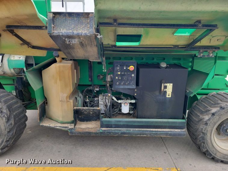 image for item NK9924 2009 JLG 3394RT scissor lift