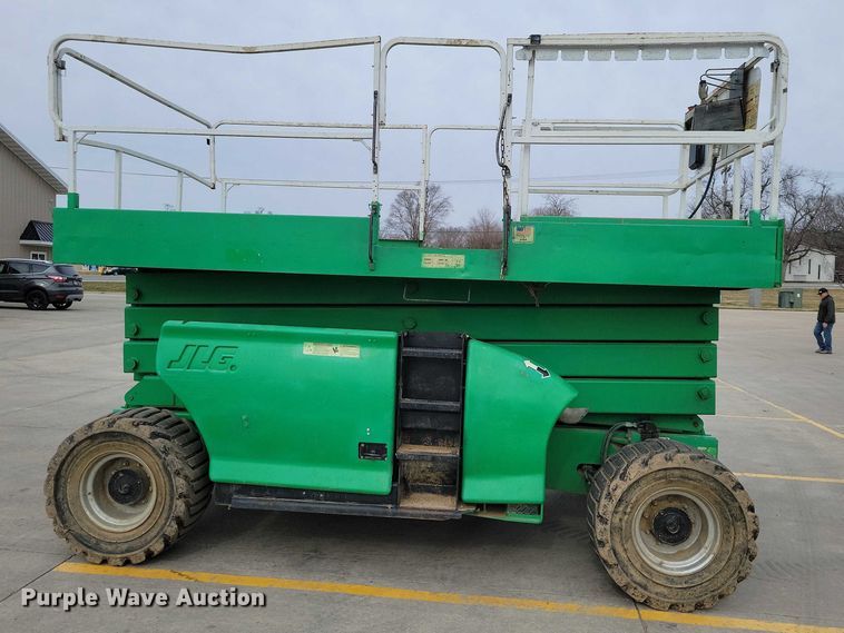 image for item NK9925 2011 JLG 3394RT scissor lift