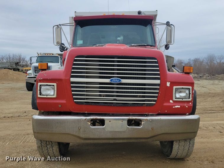 image for item NK9935 1994 Ford L9000 dump truck
