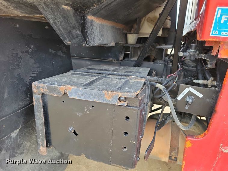 image for item NK9935 1994 Ford L9000 dump truck