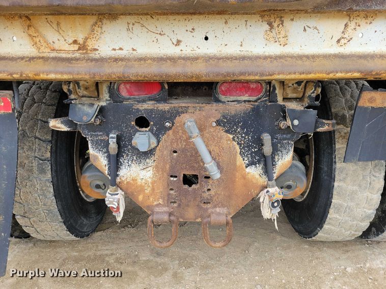 image for item NK9935 1994 Ford L9000 dump truck