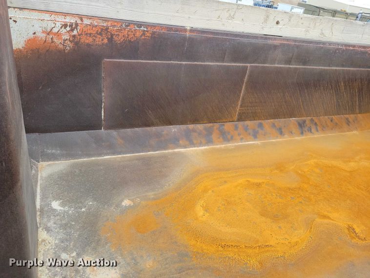 image for item NK9935 1994 Ford L9000 dump truck