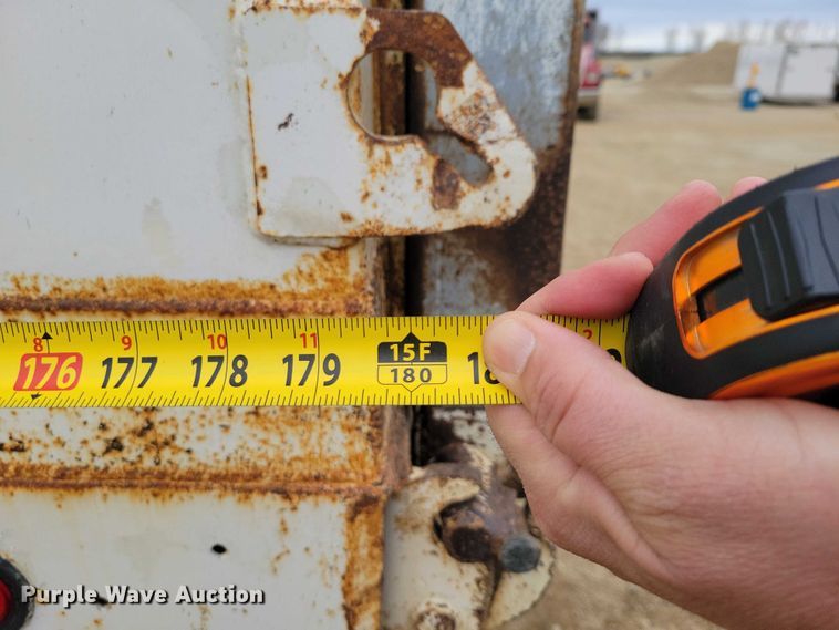 image for item NK9935 1994 Ford L9000 dump truck