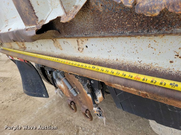 image for item NK9935 1994 Ford L9000 dump truck