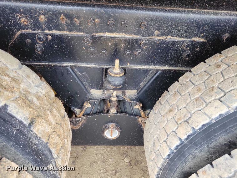 image for item NK9935 1994 Ford L9000 dump truck