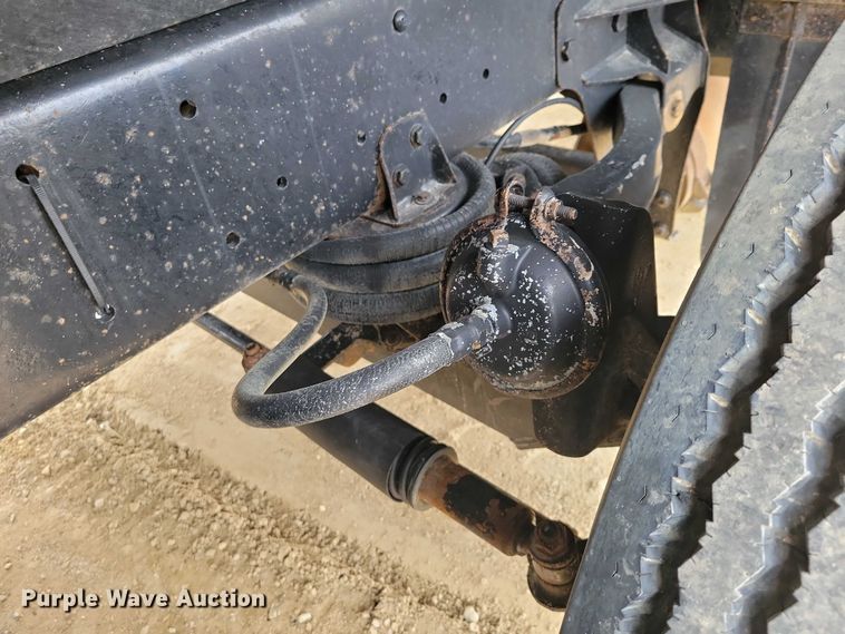 image for item NK9935 1994 Ford L9000 dump truck