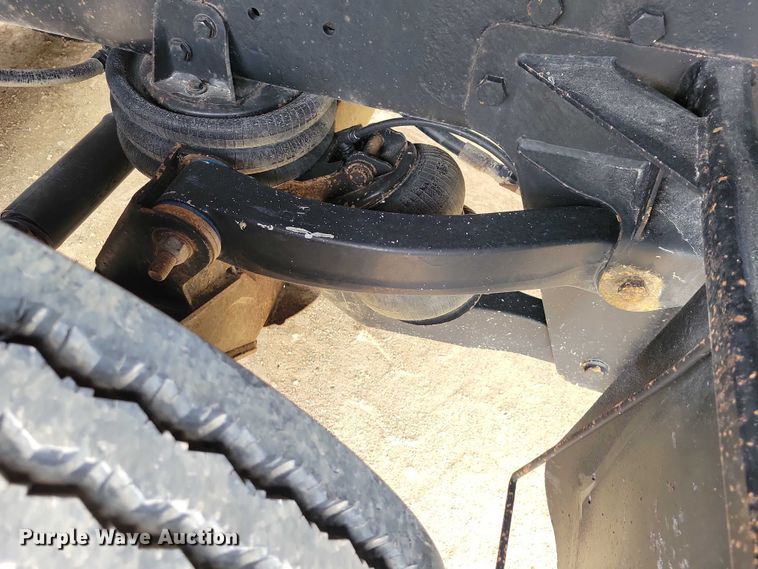 image for item NK9935 1994 Ford L9000 dump truck