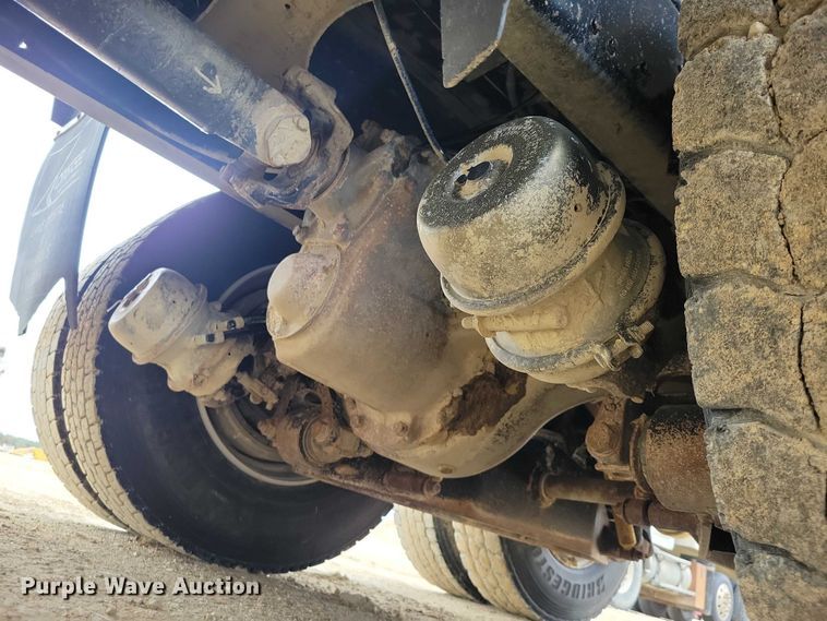 image for item NK9935 1994 Ford L9000 dump truck