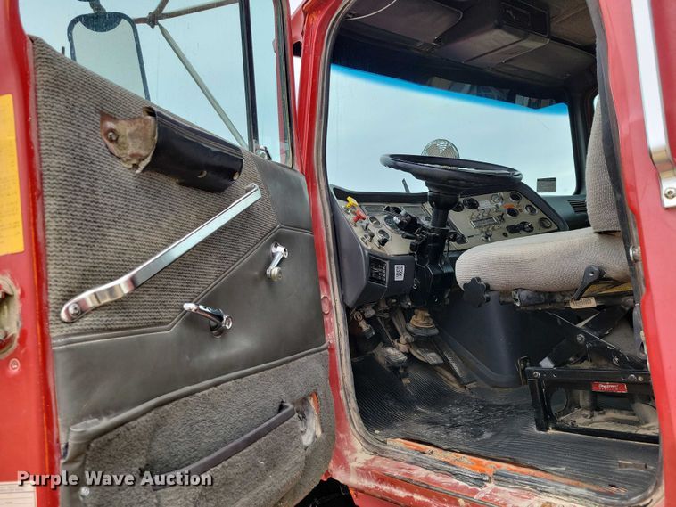 image for item NK9935 1994 Ford L9000 dump truck