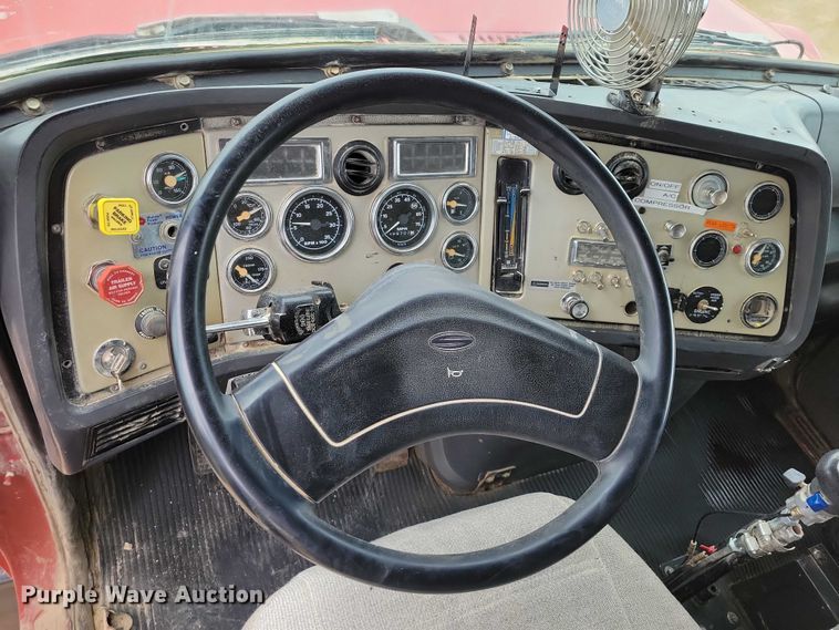 image for item NK9935 1994 Ford L9000 dump truck