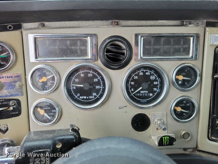 image for item NK9935 1994 Ford L9000 dump truck