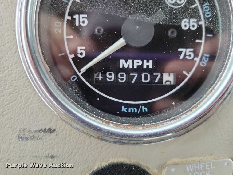 image for item NK9935 1994 Ford L9000 dump truck