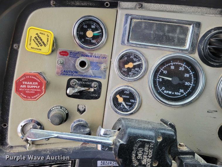 image for item NK9935 1994 Ford L9000 dump truck