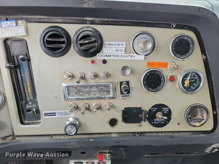 image for item NK9935 1994 Ford L9000 dump truck